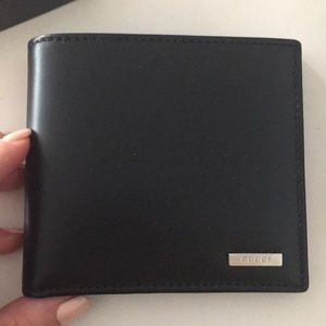 Lg men’s Gucci wallet